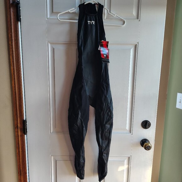 Women's TYR full body wet suit size 26 - Picture 1 of 4
